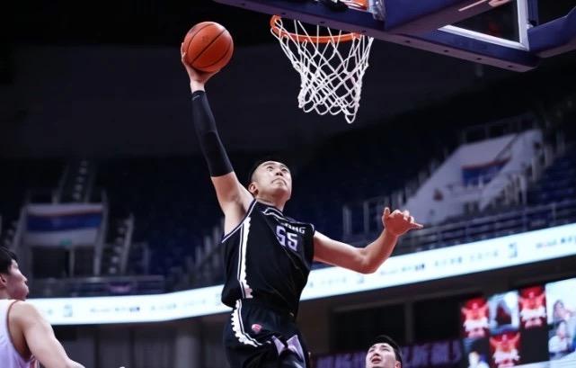 欧宝体育-转会期浙江稠州造点机会国际比赛日辽宁本钢临场应变，连对手都承认：转会期新疆广汇再遭质疑 